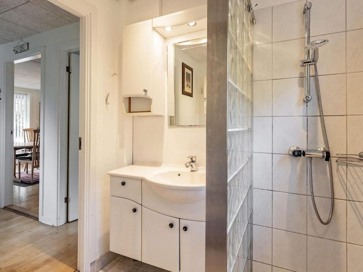 8 Person Holiday Home In Skals Buitenkant foto